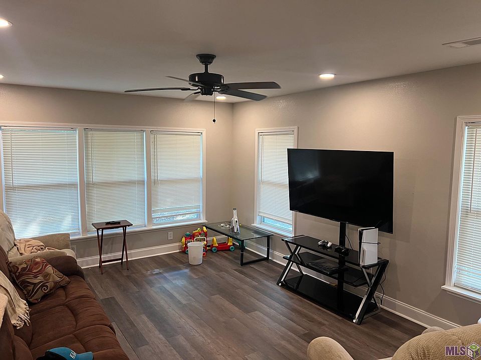 【THEAIRTOWN】without striped hood★ 8763 Airline Hwy, Baton Rouge, LA 70815 | MLS #2024013416