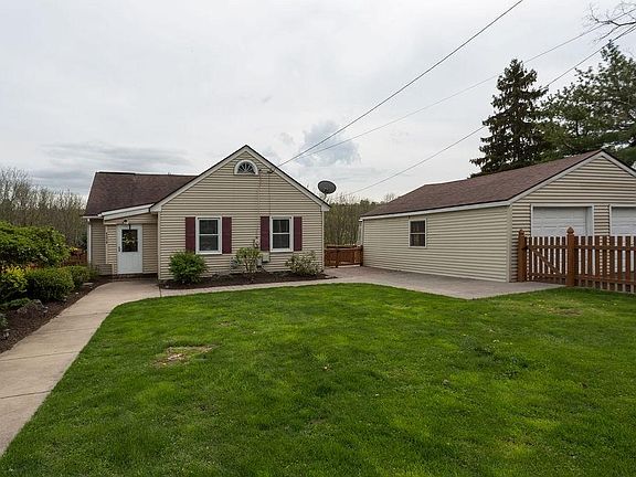 2nd image of 4270 Henderson Pl
