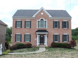 1327 Carnahan Rd, Pittsburgh, PA 15220