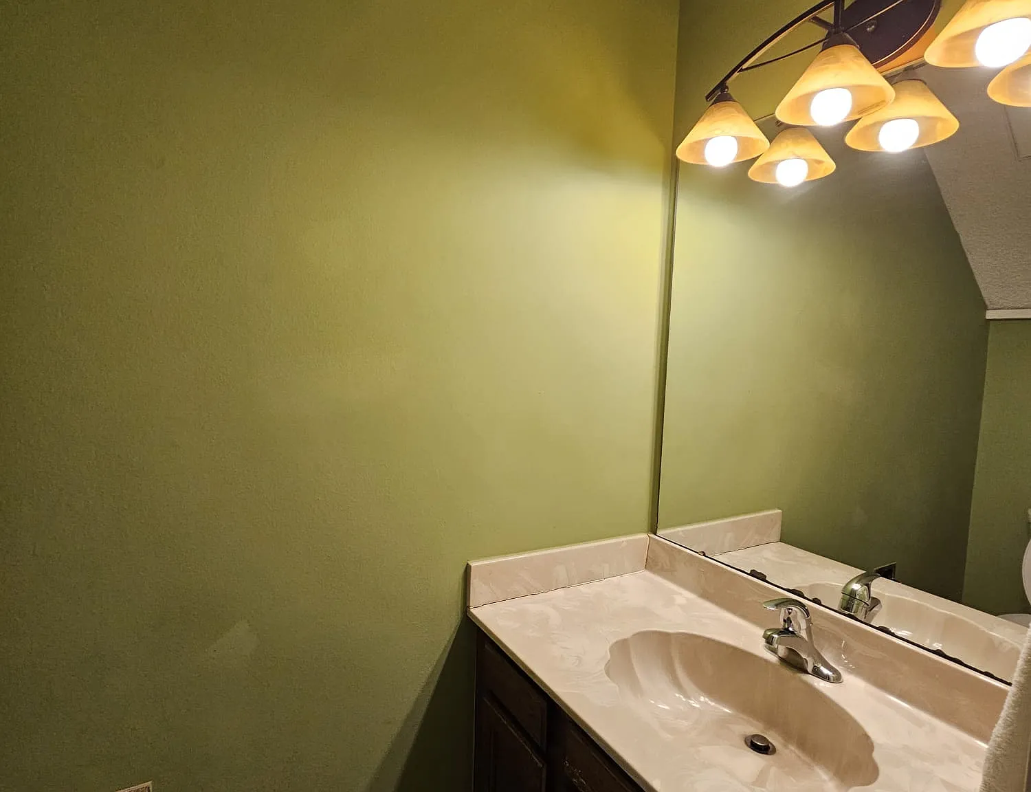 4 bed, 3200 sqft, $5,495 — Photo 3