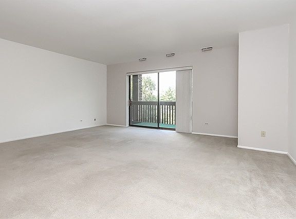 5th image of 120 Lakeview Dr APT 421