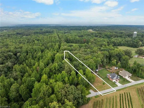 182 Belle Arbor Dr, Winston Salem, NC 27107