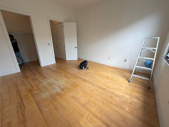 3rd image of 906A Lafayette Ave #1