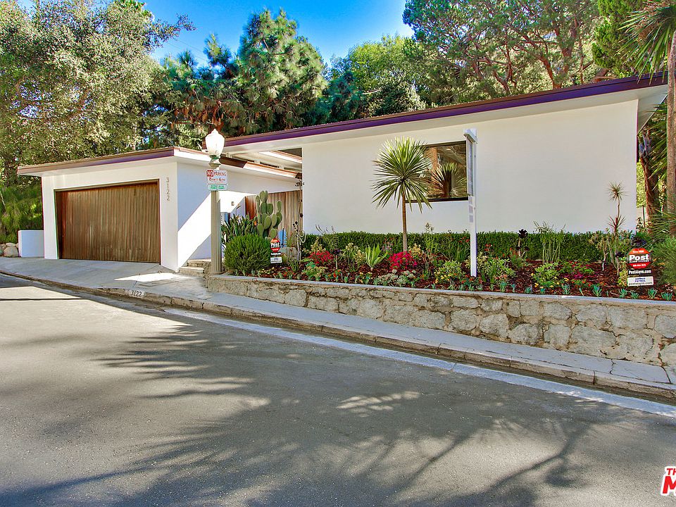 1st image of 3122 N Beachwood Dr