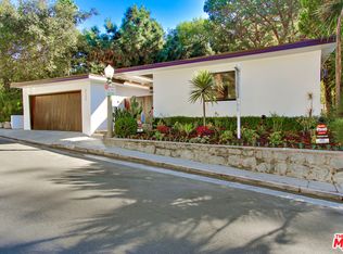 3122 N Beachwood Dr, Los Angeles, CA 90068