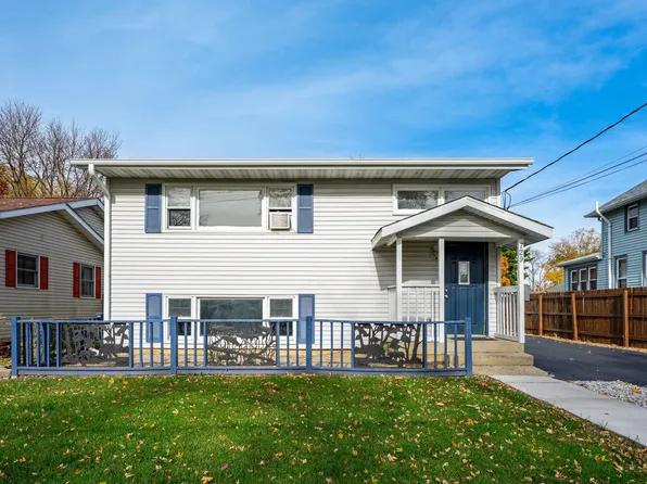 729 W Perry St, Belvidere, IL 61008