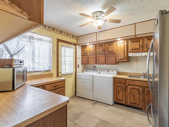 5th image of 1240 Walnut Ave