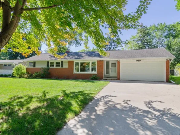 919 Morris Ave, Green Bay, WI 54304