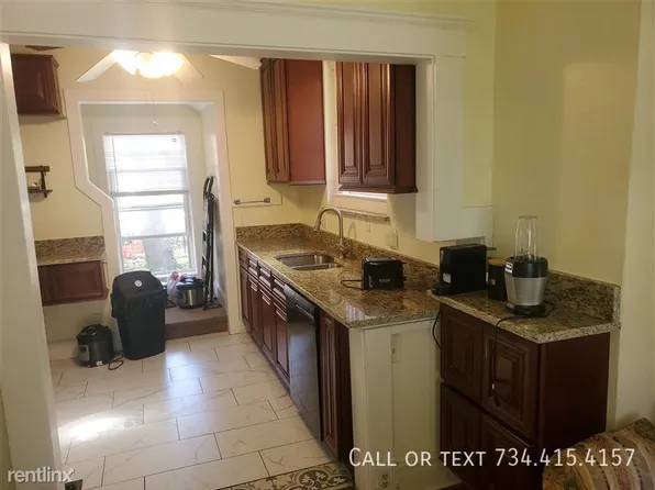 1115 White St House Ann, Ann Arbor, MI 48104