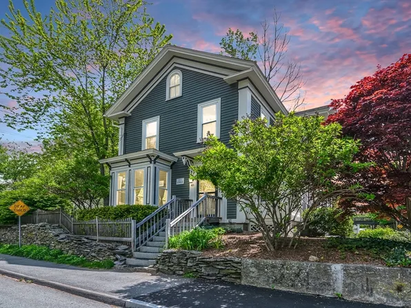 40 Union St, Holliston, MA 01746