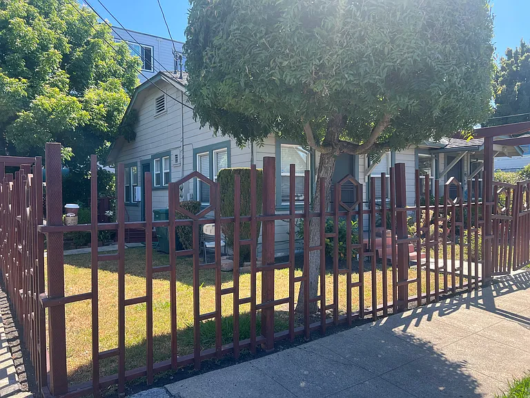 703 Adams St — Photo 6