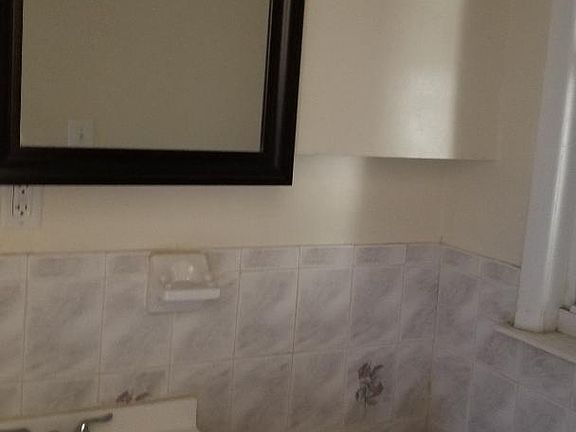 2nd image of 107-04 Jamaica Ave #2