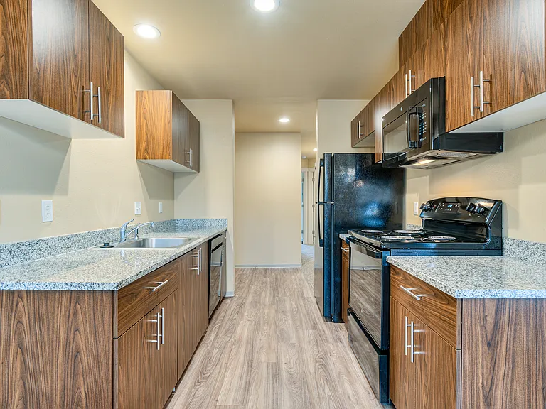 Wild Horse Mesa Apartments — Photo 35