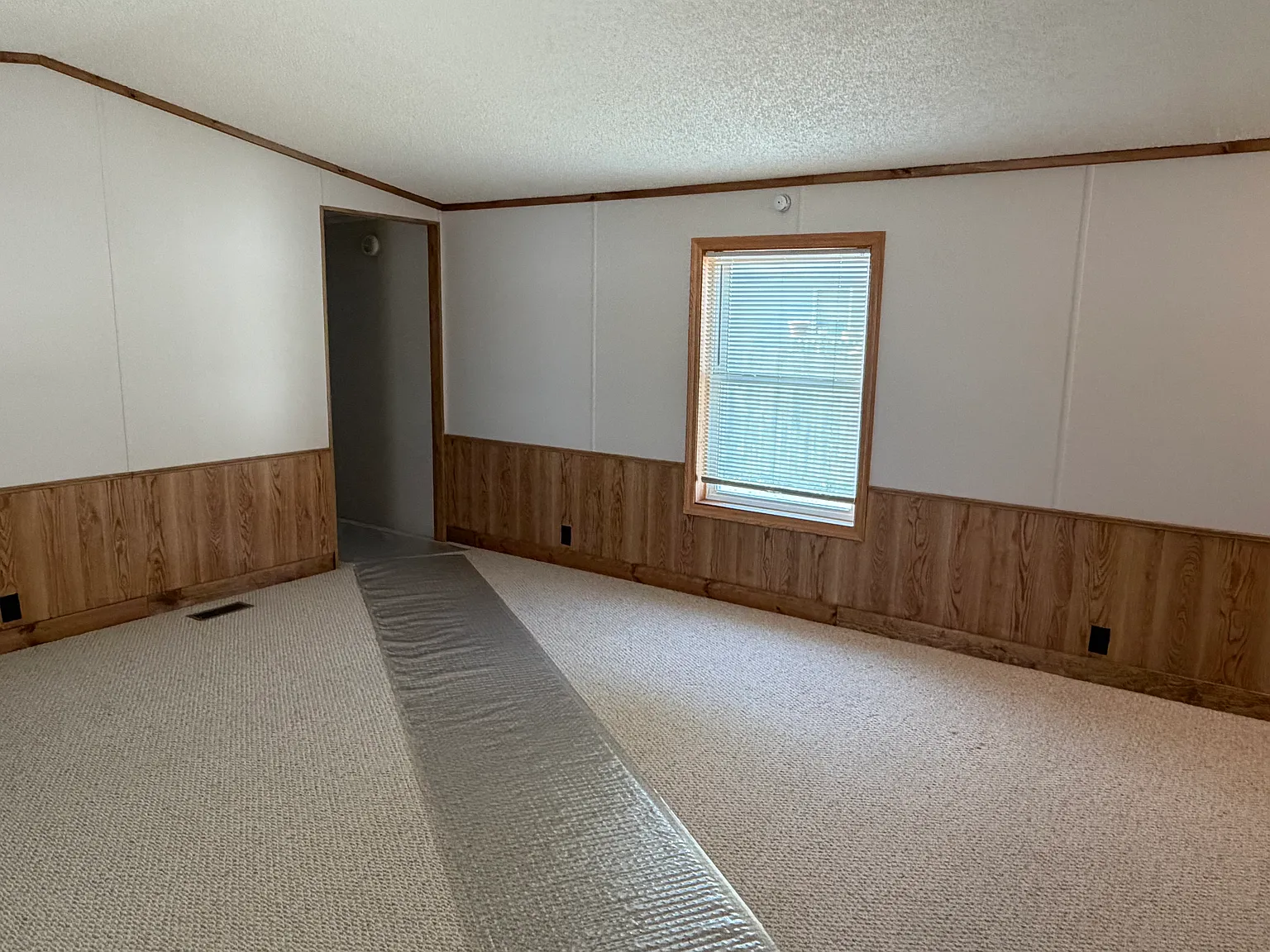 3 bed, 1300 sqft, $1,200 — Photo 4