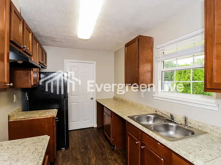 340 River Chase Dr — Photo 6