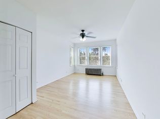 Farwell / Wolcott, Chicago, IL 60626