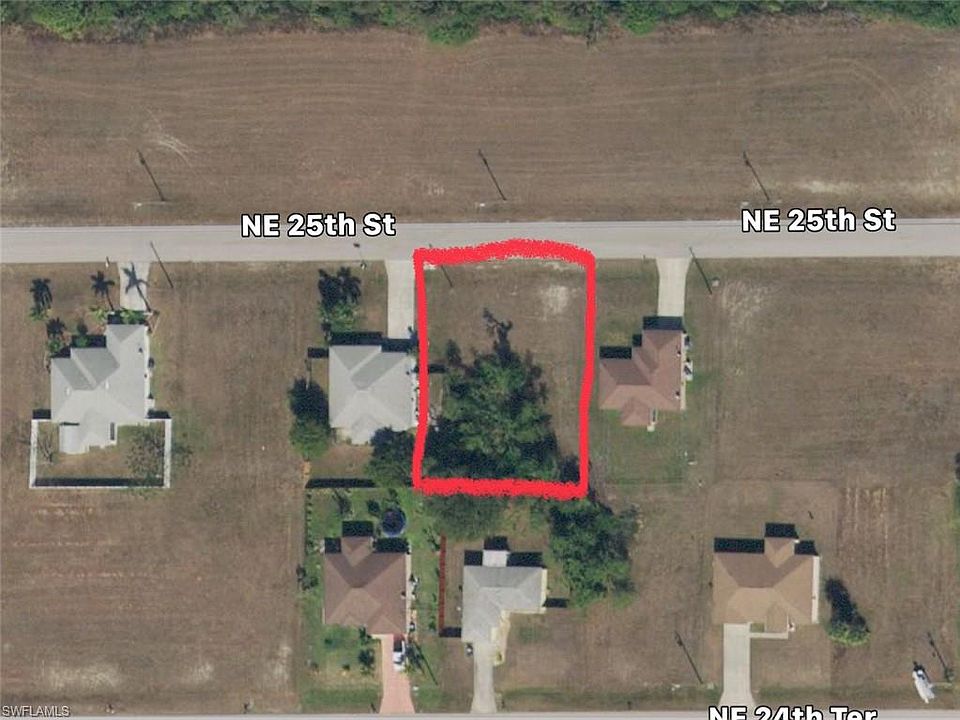 2nd image of 122 NE 25th St