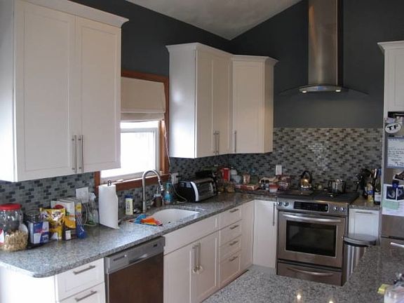 5th image of 164 Charlotte Dr