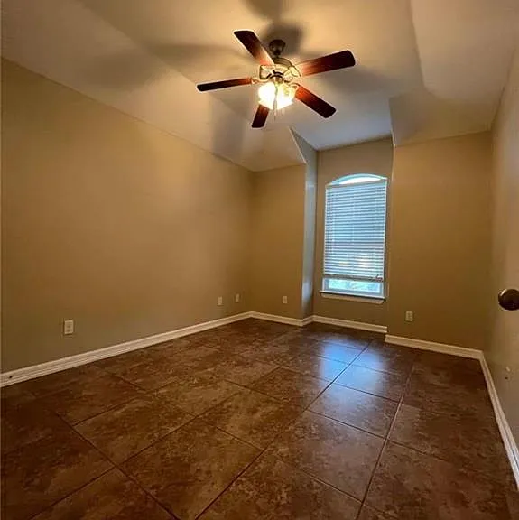 619 Dalobo Blvd — Photo 11