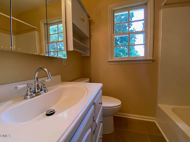 1704 Kingston Heath Way — Photo 15