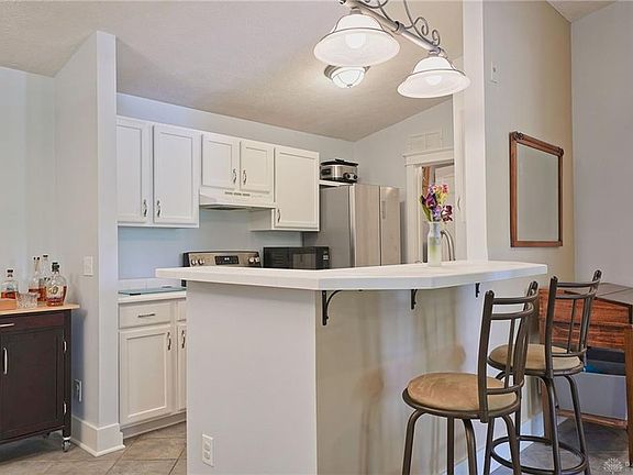 3rd image of 1655 Piper Ln
