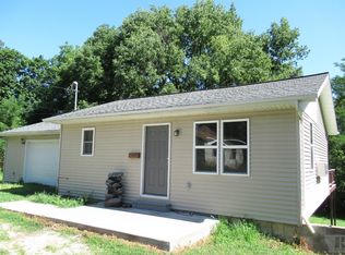 650 Van Buren St, Warsaw, IL 62379