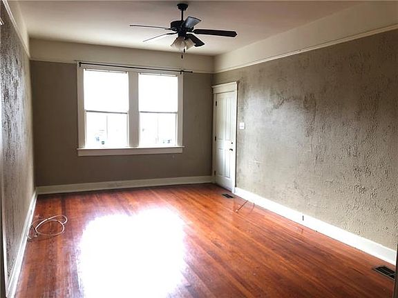 3rd image of 901 Stewart Ct #A