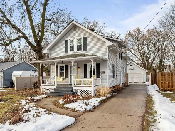 320 11th St, Neenah, WI 54956