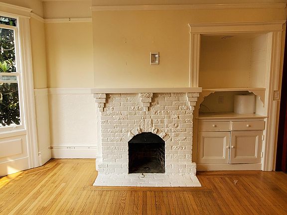 5th image of 2539 Polk St APT 4