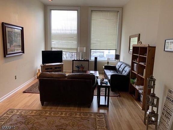 2nd image of 15 Glenridge Ave C0m28 #28