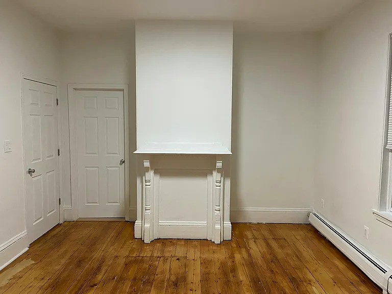 252 Windsor St #3 — Photo 7