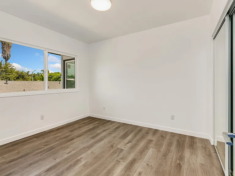 2075 Pine Ave #2075 — Photo 10