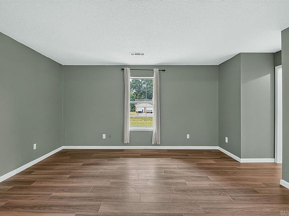5th image of 38 Country Wood St