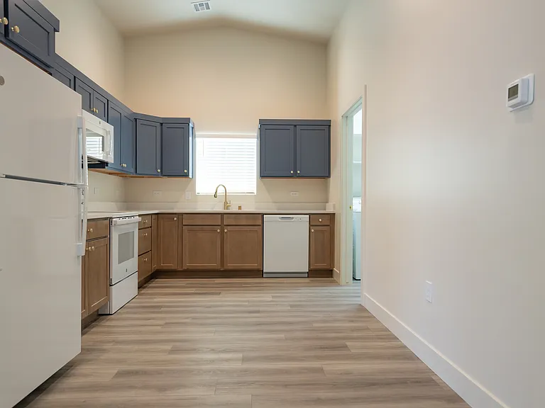 541 W Mesquite Blvd — Photo 25