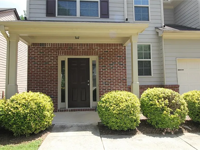 1317 Castleberry Dr — Photo 2