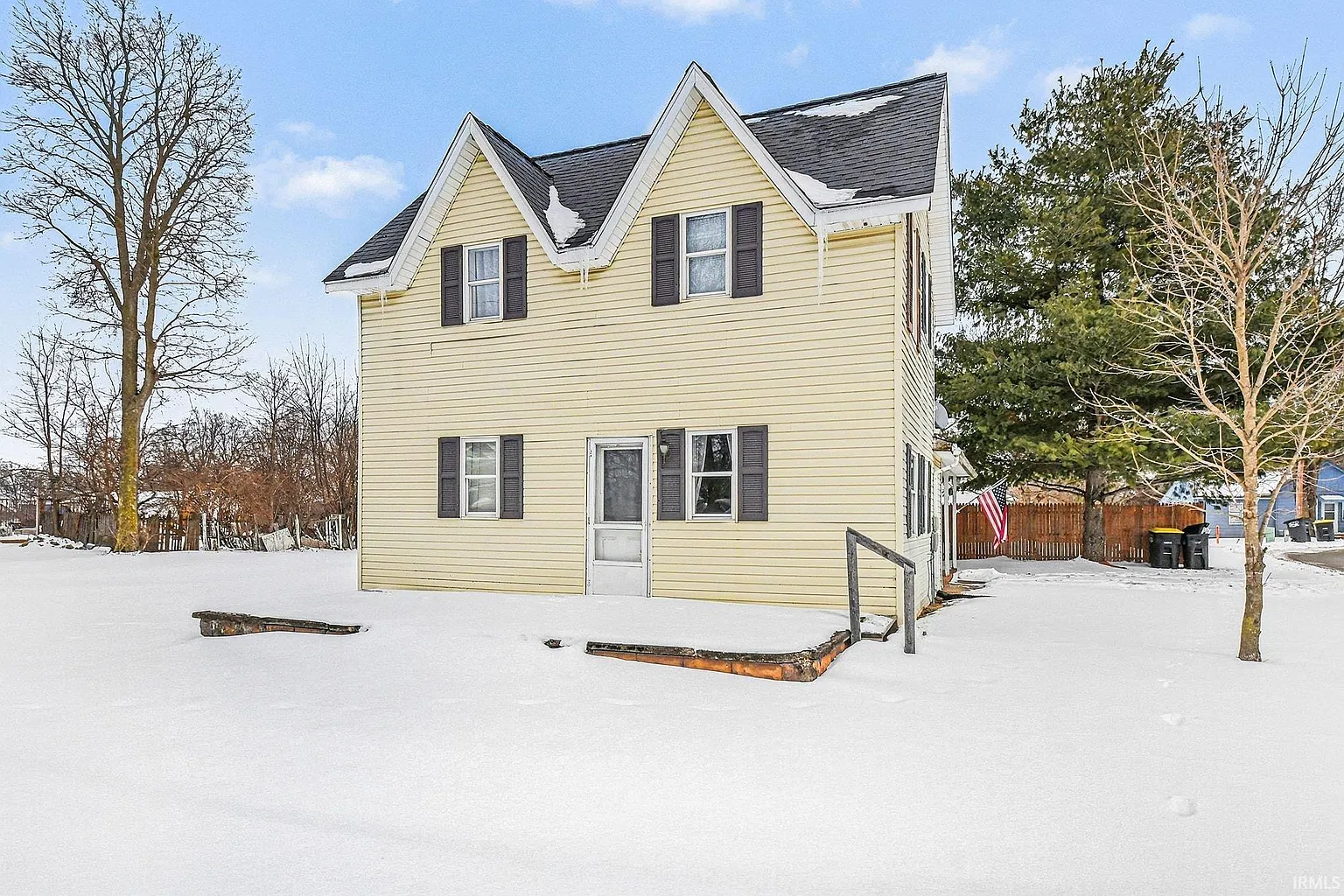 602 N Maple St photo 1
