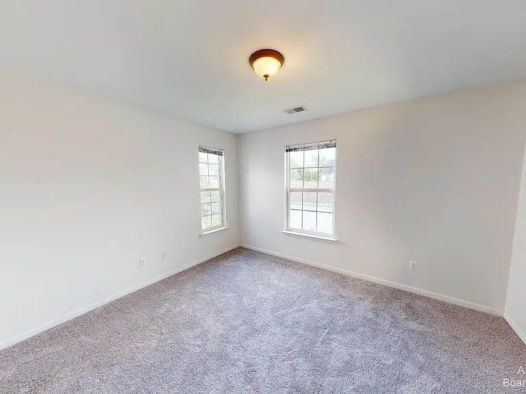 2795 S Knightsbridge Cir — Photo 13