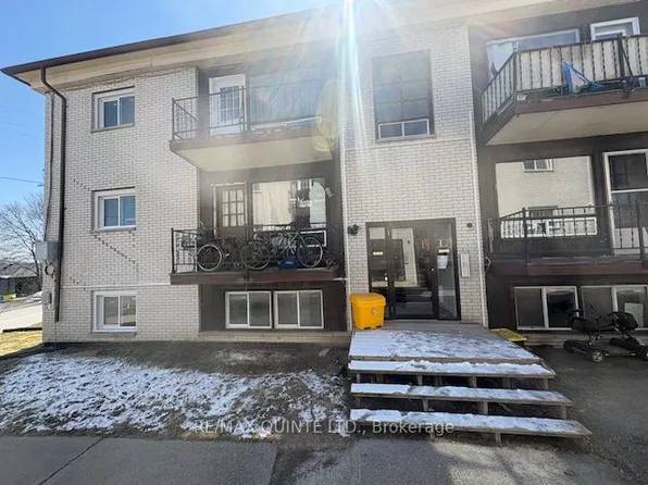 172 Queen St #5, Quinte West, ON K8V 4Y6