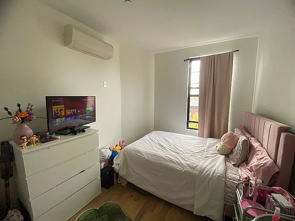 5th image of 1265 Herkimer St #4F