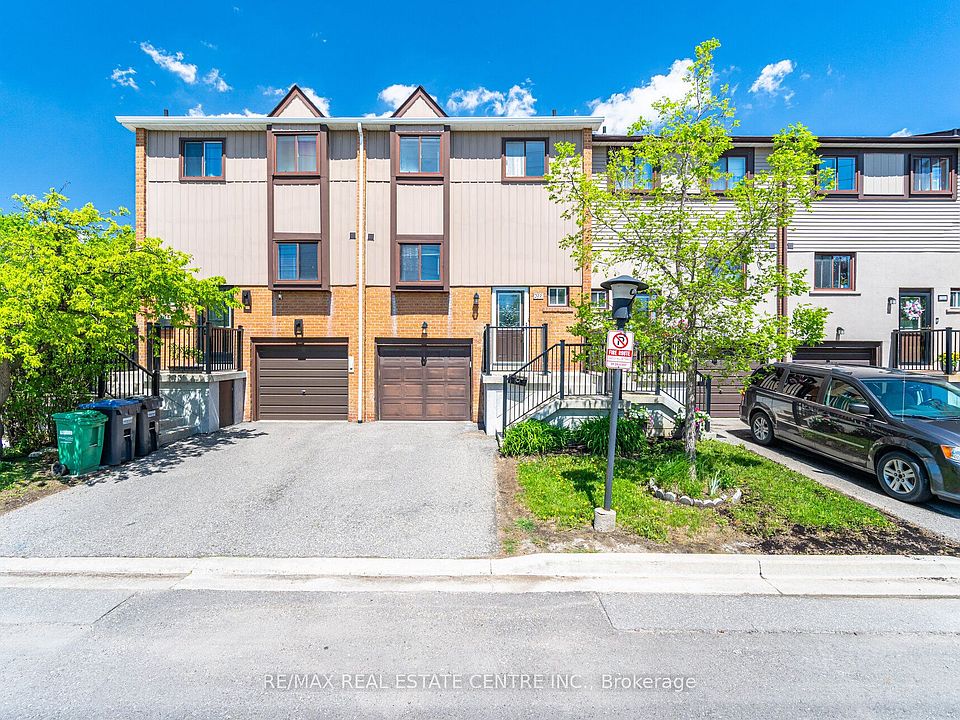 1st image of 122 Moregate Cres