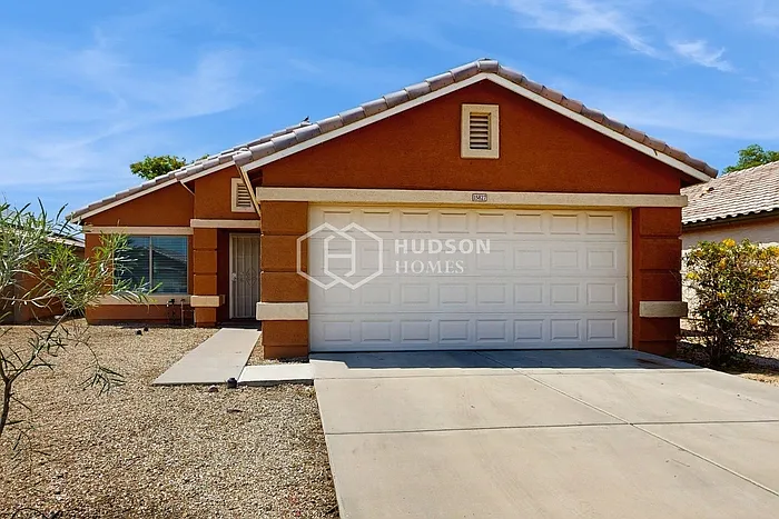 3 bed, 2.0 bath, 1320 sqft, $1,849 — Photo 1