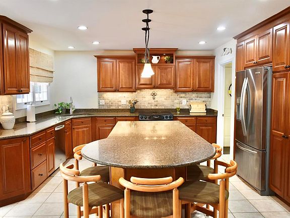 5th image of 15915 Woodlet Park Ct
