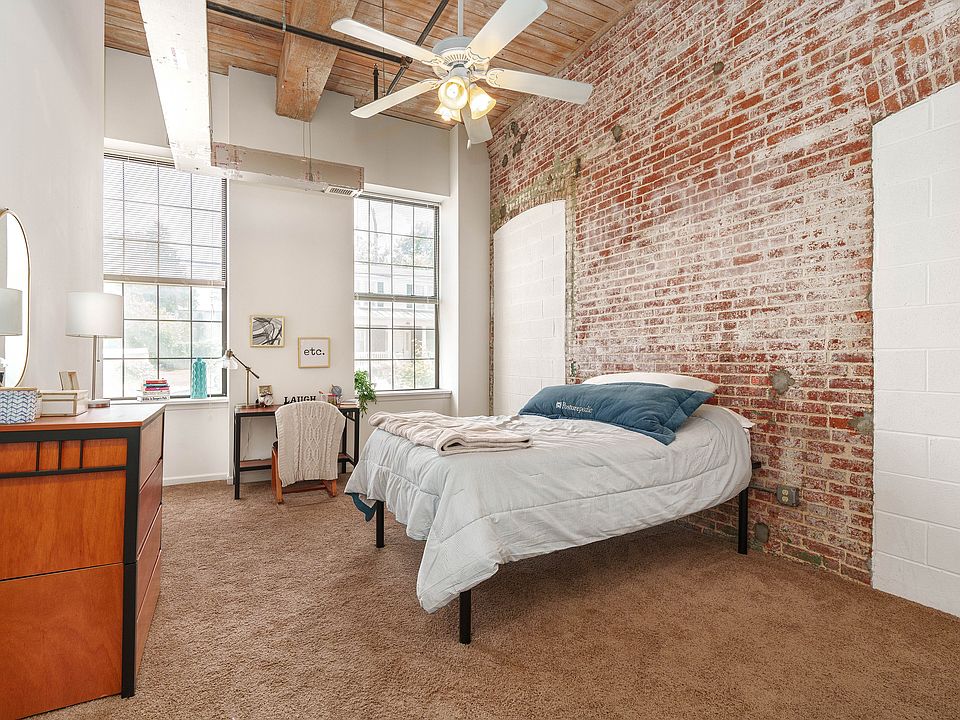 Ribbon Place - Student Housing Community - Bedroom