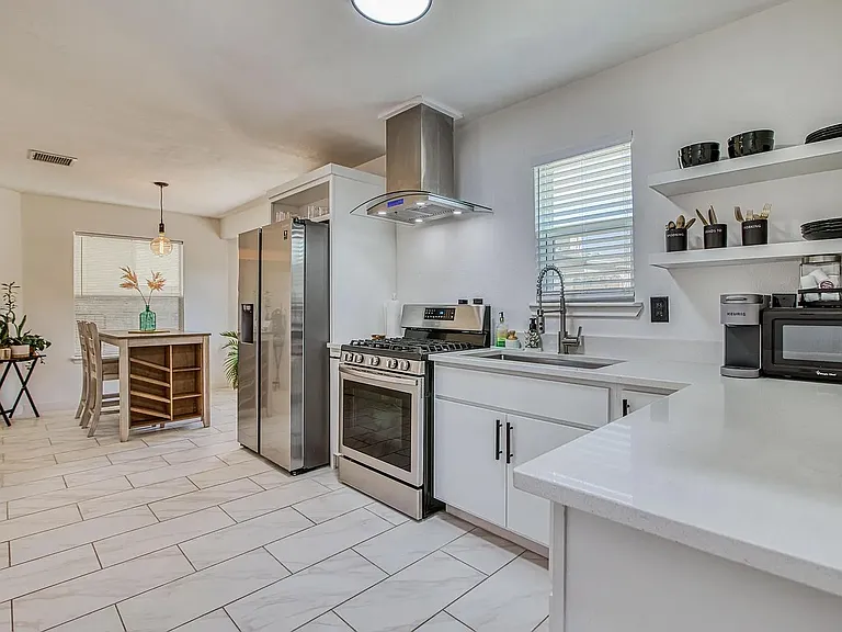 5249 Jose Cardenas Ln — Photo 9