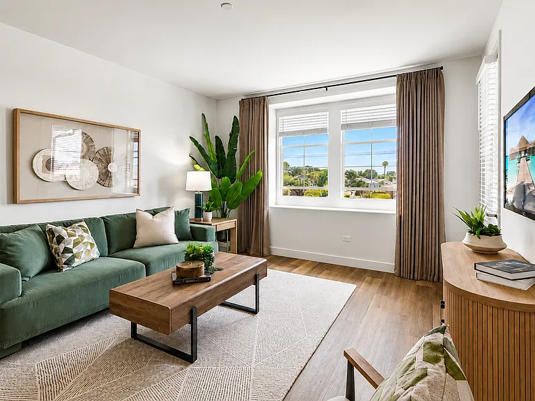 Avia La Jolla — Photo 11