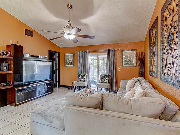 3rd image of 1311 Coolmont Dr