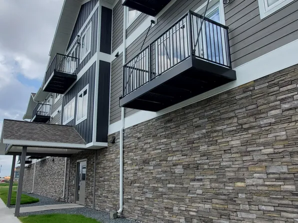 715 Lake Shore Dr NE, Bemidji, MN