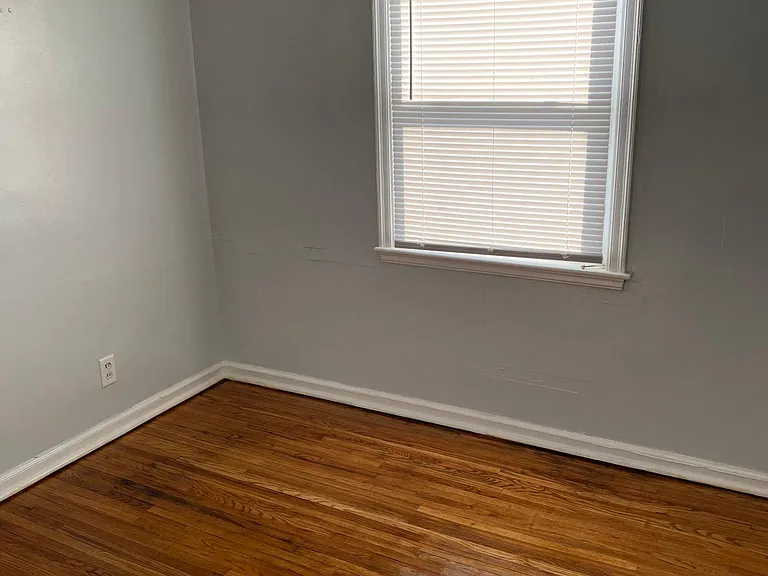 1504 E Whittier St — Photo 13
