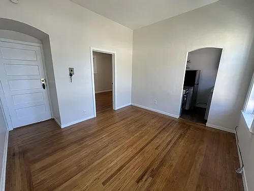 2318 Santa Clara Ave #E Photo 1