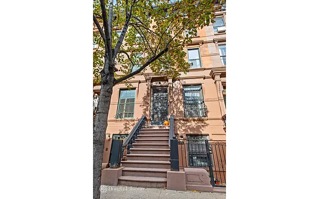 Sold by Douglas Elliman | media 14